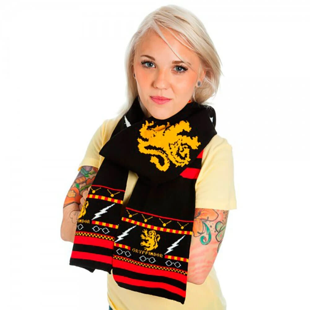 Bioworld Gryffindor Symbols & Pattern Fair Isle Knit Scarf Accessories / Footwear